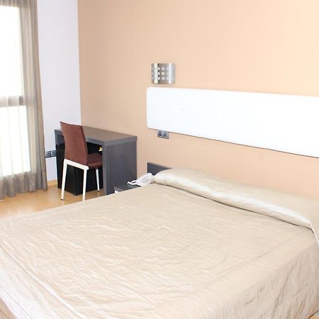 Hotel Ciutat D'Amposta Bilik gambar